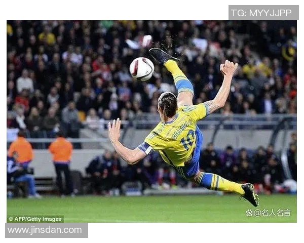 球星独爱足球动作揭秘：从梅西的变向到C罗的空中飞人技术