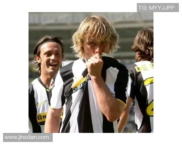 通过观察足球球星的外貌和状态来猜测他们的真实年龄